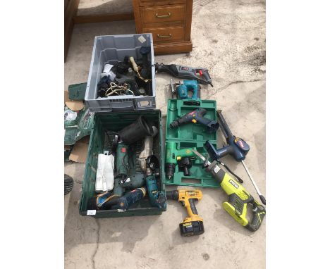 A LARGE COLLECTION OF POWER TOOLS TO INCLUDE DRILLS, SAWS, ANGLE GRINDERS, SPARE BATTERIES ETC ETC 
