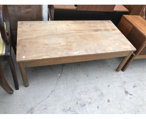 A PINE COFFEE TABLE 