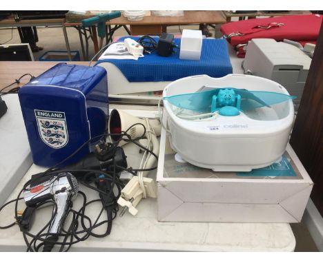 A MIXED LOT OF ELECTRICALS TO INCLUDE AN ENGLAND PORTABLE FRIDGE, AN INFRRED LAMP, FOOTSPA, HAIRDRYERS AND A DENTOLIFT BATH S