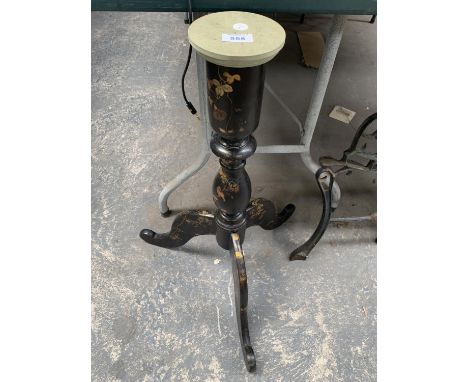 A DECORATIVE VICTORIAN TRIPOD HALLSTAND 