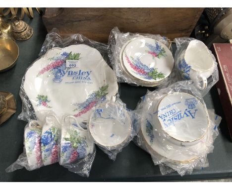 AN 'AYNSLEY' CHINA PART TEA SERVICE 