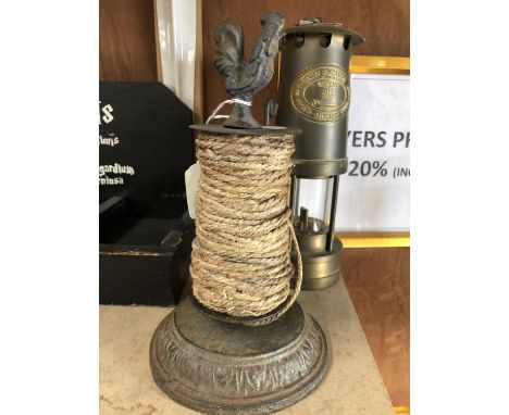 A VINTAGE STYLE CAST METAL SEED LINE 