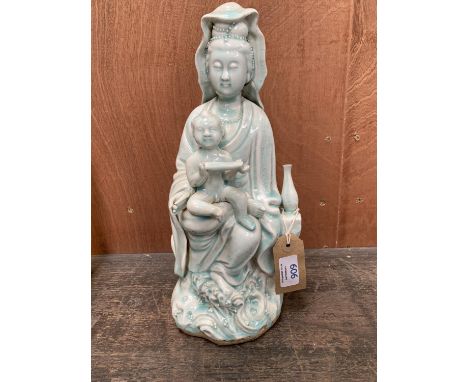 A CHINESE DEHAU PORCELAIN KWAN YIN GUANYIN SEST STATUE, 33CM 