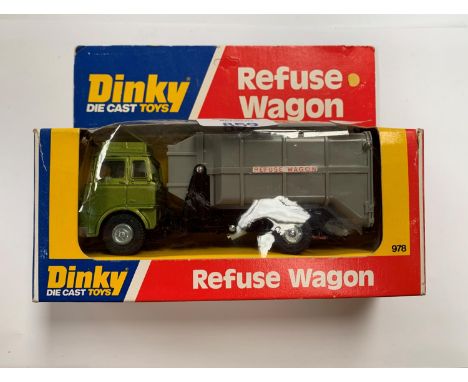 A 'DINKY' DIE CAST MODEL OF A REFUSE WAGON, BOXED 