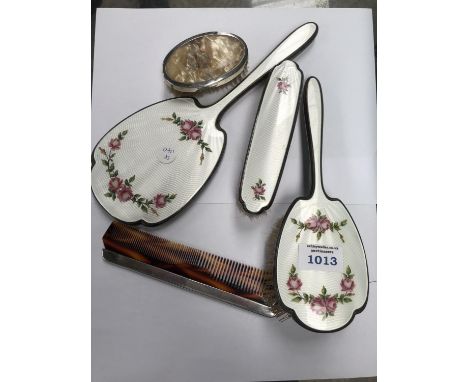 A LADIES ENAMEL AND SILVER PLATED THREE PIECE DRESSING TABLE SET, SILVER BACKED BRUSH AND FURTHER COMB (5) 