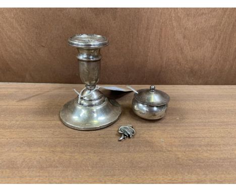 A HALLMARKED SILVER DWARF CANDLESTICK, SILVER LIDDED POT AND SPOON AND STERLING SILVER SWAN PENDANT (4) 