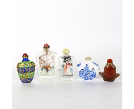 A group of Chinese snuff bottles, including an agate bottle, height 6cm, a blue and green enamel bottle, a blue and white snu