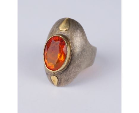 silberner Ring mit citrinfarbenem Stein Silber mit Goldauflage, Gew.12,65g Silberschmiedeanfertigung, gepr., ovaler, facettie