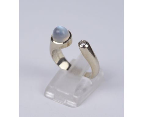 Ring mit Mondstein und Brillant, 585er Weißgold, Gew.7,2g, Goldschmiede Fritz Bandel, Düsseldorf (FBD) offener Ringkopf, 1x m
