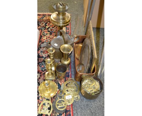 Metal Ware - a Victorian copper watering can;  horse brasses;  a brass oil lamp, opaque glass shade;  Persian brass vases;  e
