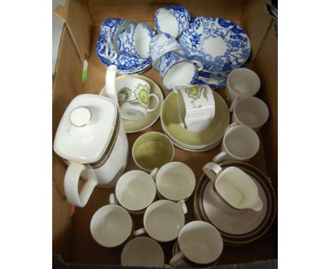 A Royal Doulton six place setting coffee service in the Cadenza pattern H5046, together with various other tea and coffee war