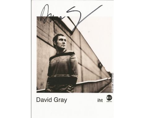 David Gray signed 7x5 black and white photo British singer-songwriter He released his first album in 1993 and received worldw