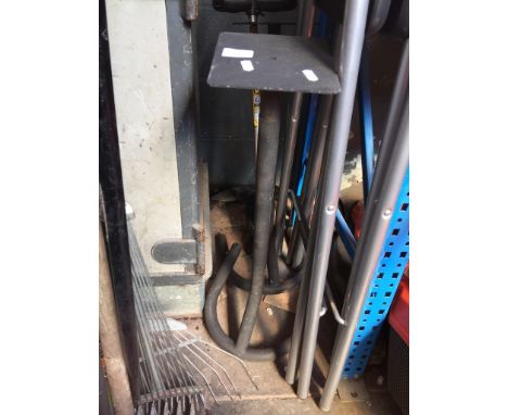 2 SPEAKER STANDS