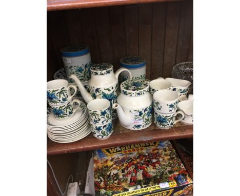 MIDWINTER DINNER WARE APPROX. 30 PIECES