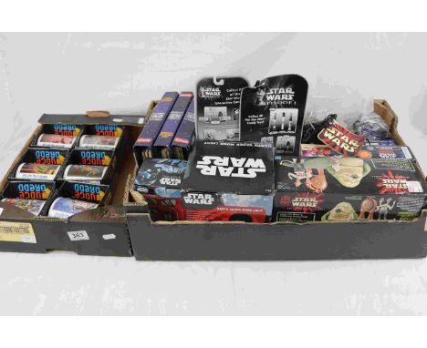 Collection of Star Wars collectables to include Star Wars Episode 1 Mug,  Darth Maul keychain, finger puppet &amp; candy hold
