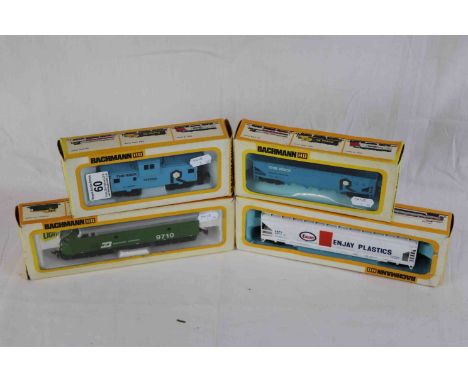 Boxed Bachmann HO scale 0510 EMD F9 Diesel Burlington Northern locomotive plus 3 x boxed Bachmann items of rolling stock to i