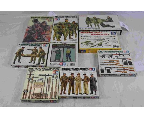 Nine boxed unmade complete 1:35 scale plastic military model kits to include 7 x Tamiya 89641 WWII German Machine Gunner &amp