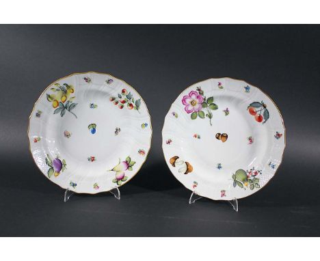SET OF HEREND DISHES - FRUITS & FLOWERS a set of 25 dishes by Herend, painted in the Fruits & Flowers design. Model No 1525, 