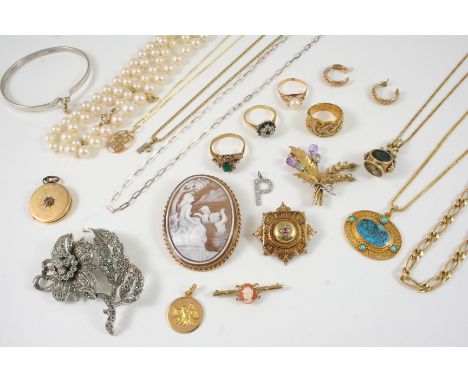 A QUANTITY OF JEWELLERY including a Victorian gold locket brooch, a circular gold locket set with a circular diamond, a sapph