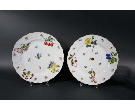 SET OF HEREND DINNER PLATES - FRUITS & FLOWERS a set of 20 large dinner plates by Herend, each painted in the Fruits & Flower