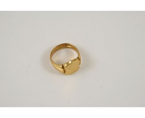 AN 18CT. GOLD SIGNET RING 10.8 grams, size R 1/2.