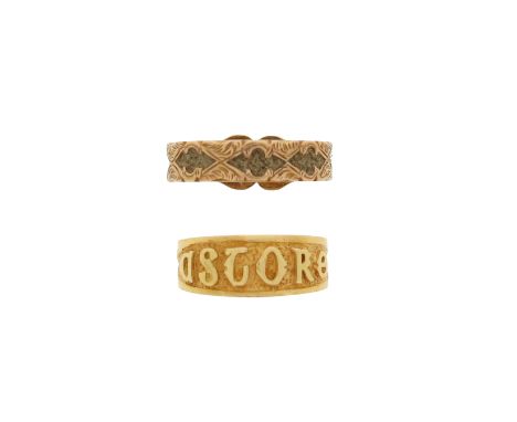 A 19th century gold mourning ring, with vacant plaque, the shank with plaited hair within 15ct yellow gold, Chester hallmarks