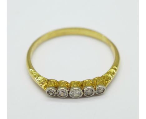 An 18ct gold, five stone diamond ring, 2.1g, R