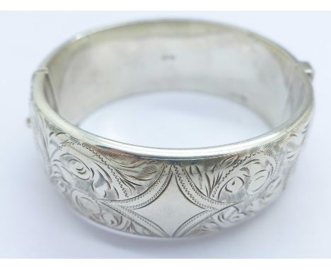 A silver bangle, Chester 1957, 38g, a/f