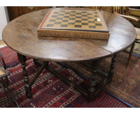 An 18th century oak gateleg table W.130cm