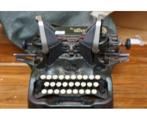 Vintage Oliver typewriter No 9