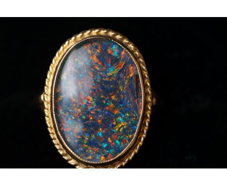 9ct Gold ring set with large opal Size K