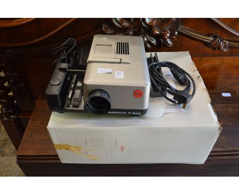 A Leica Pradobit P600 slide projector with original box etc.