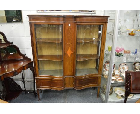 An Edwardian inlaid mahogany two door display cabinet.