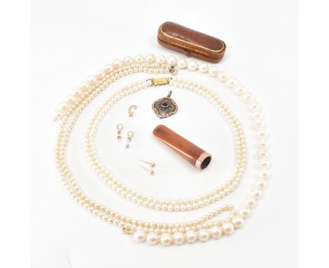 An assorted collection of 9ct gold jewellery. The lot to include; three cultured / simulated pearl necklaces with 9ct yellow 