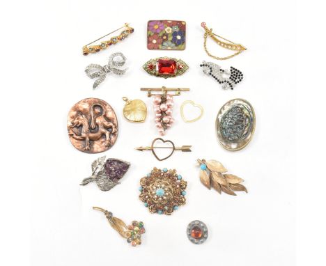 An assorted collection of vintage &amp; later costume jewellery brooch pins. The brooches to include; silver, gold &amp; bras