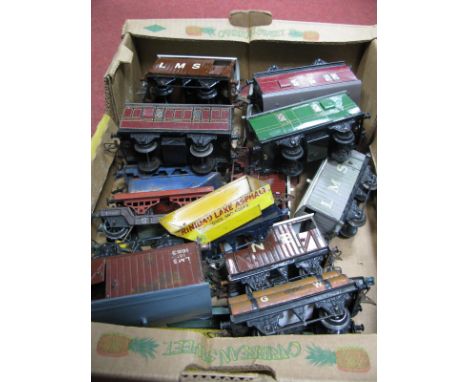 Twenty Three Items "O"Gauge/7mm Rolling Stock Pre and Post War, by Hornby etc, unboxed. Three No 1 coaches, brake and goods v