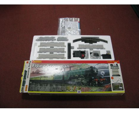 A Hornby 'OO' Gauge/4mm Ref. R1039 Flying Scotsman Train Set, comprising L.N.E.R Class A1 4-6-2 Steam Locomotive and Eight wh