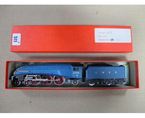 Hornby "OO" Gauge/4mm Class A4 4-6-2 Steam Locomotive and Eight Wheel Tender, L.N.E.R blue "Sir Nigel Gresley" R/No. 4498, ve
