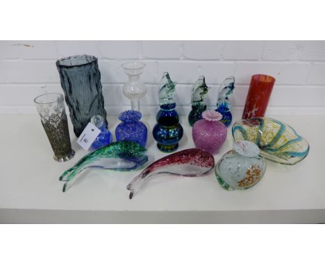 A mixed lot of art glass to include Mdina horse sculptures, Whitefriars style vase, two mottled glass fish, scent bottle and 