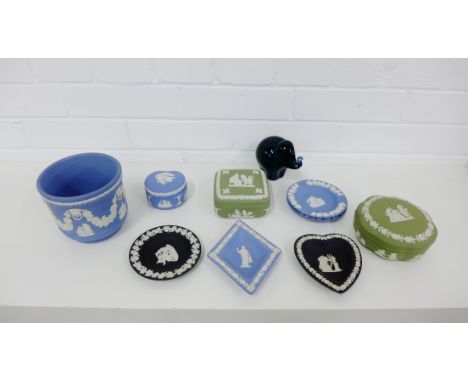 A mixed lot of 20th century Wedgwood Jasper Wares to include pin dishes and trinket  boxes and a Wedgwood glass elephant (a l
