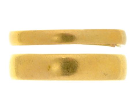 TWO 22CT WEDDING RINGS, 4.45G, SIZE K++ONE HOOP SPLIT