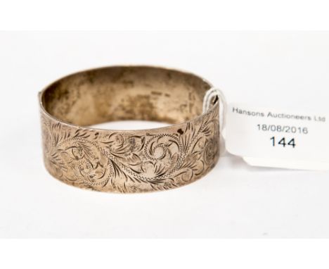 A sterling silver ladies' bangle, Birmingham, 1974 total weight 50.3 grm / 1.61 ozt 