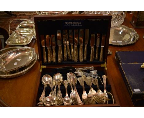 TWO CASES OF NEWBRIDGE KINGS PATTERN CUTLERY, approximately one hundred and fifty pieces, comprising dinner knives, supper kn