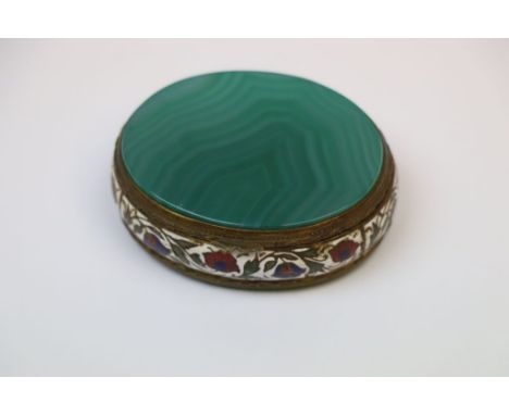Oriental oval pill or trinket box, Enameled to the side, with Green Agate Hinged lid and base, approx 6 x 5.5 x 2cm