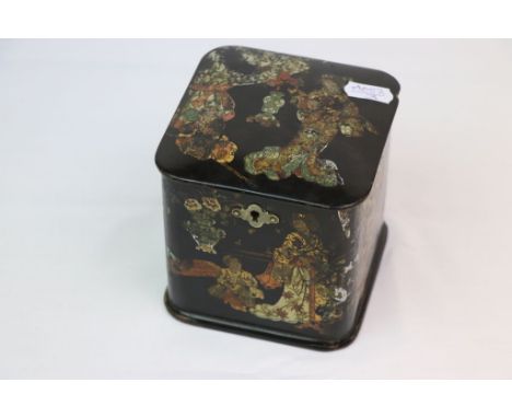 19th century Chinoiserie Lacquered Tea Caddy