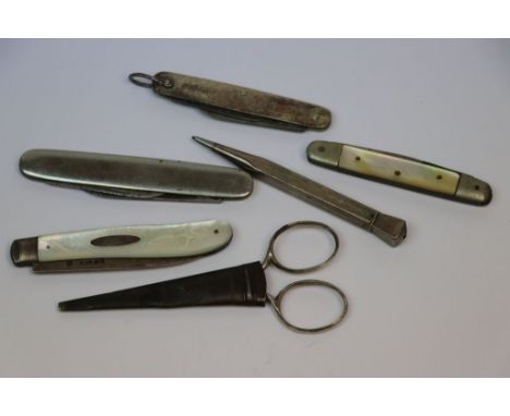 Small group of mixed collectables to include Silver &amp; Mother of Pearl fruit knife, White metal Whist pencil, scissors etc