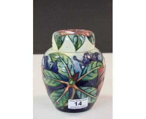 Moorcroft ceramic lidded Ginger Jar with Leaf pattern, stands approx 15.5cm