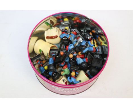 Mixed collectables to include Robertson Golly figures &amp; Wade Whimsies etc