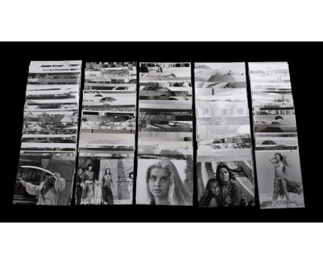 168 black-and-white production photographs, including candid cast and scene shots; plus special effects by Ray Harryhausen.10