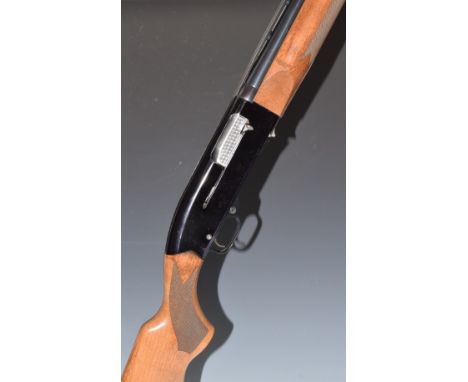 Winchester 1500 XTR semi-automatic shotgun with chequered semi-pistol grip and forend, vented rib, single trigger and 28.5 in